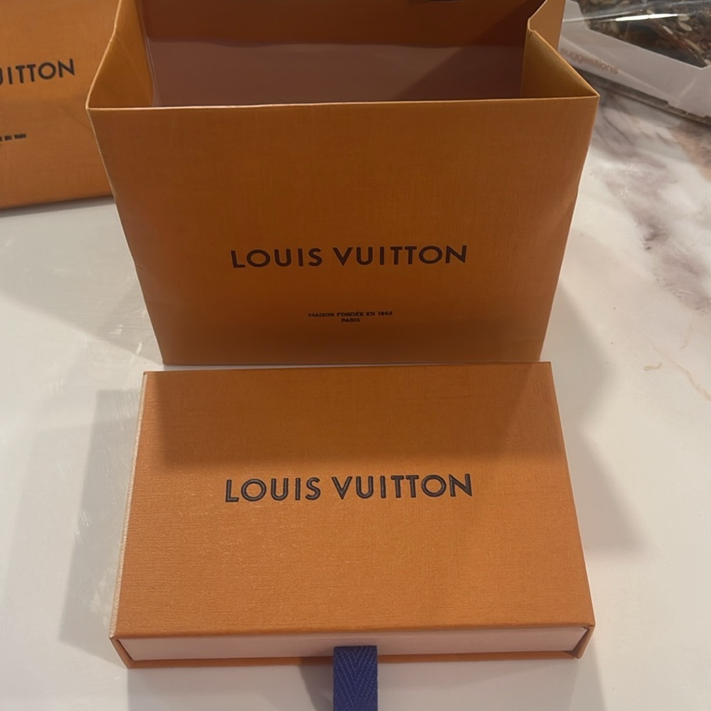 Small LV bags 5.5”L x 4.5”H x 3”W Bundle of 3 - Picture 5 of 7